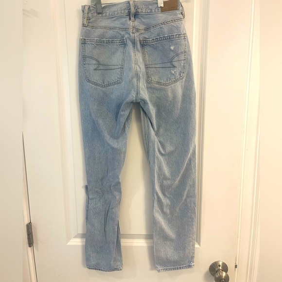 Women’s American Eagle 90s Slim Boyfriend Ripped Jeans - Picture 2 of 7